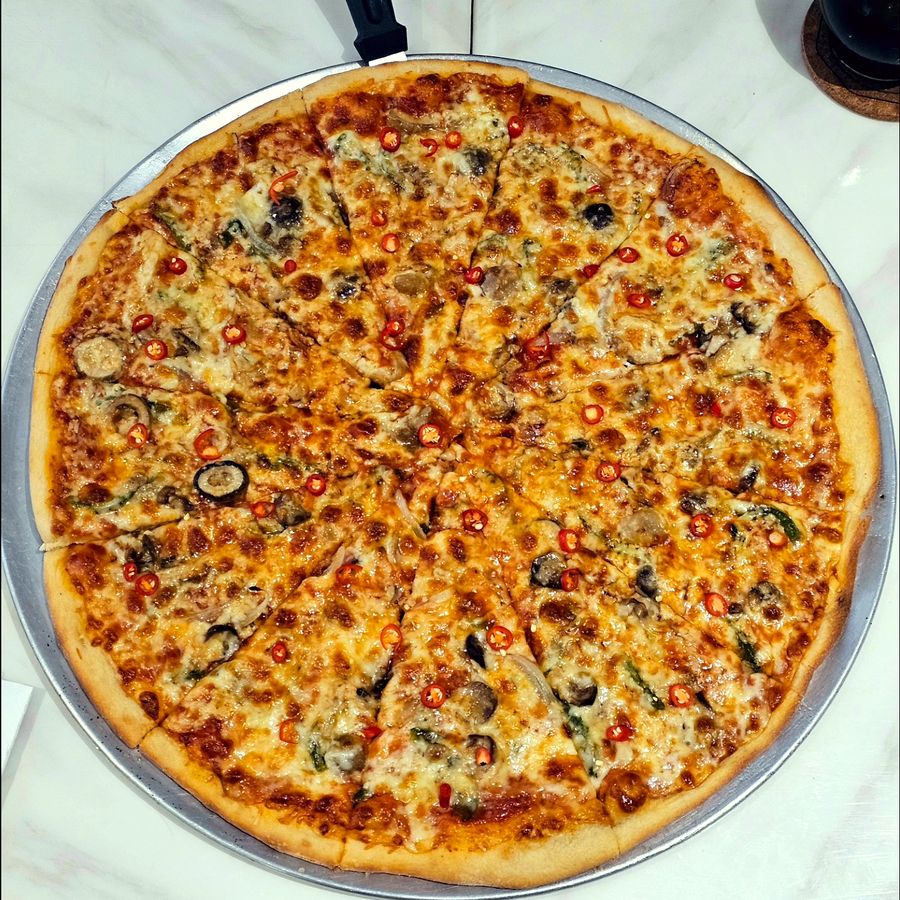 Vincere La Pizza — พิซซ่าถาดใหญ่สำหรับแชร์ ร้านอาหารอิตาเลียน ลาดพร้าว กรุงเทพฯ