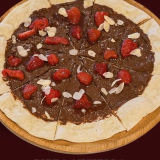 Pizza Nutella with Almond — Vincere La Pizza ลาดพร้าว กรุงเทพฯ